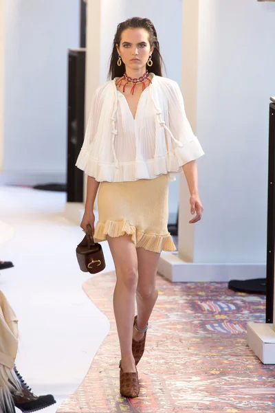 Look 49